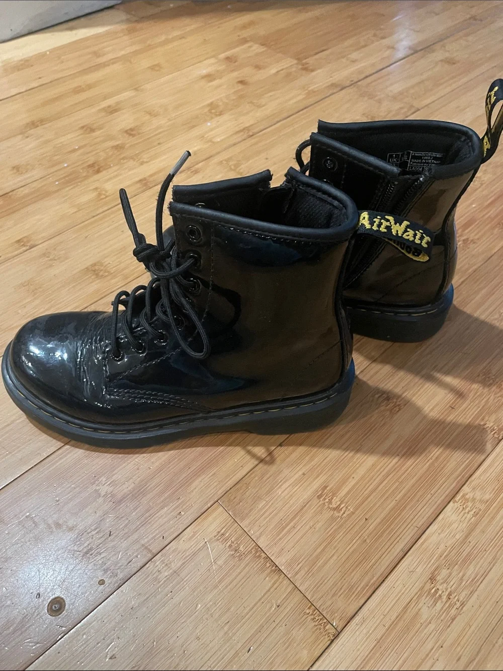Dr. Martens Kids Black Patent Leather Lace-Up Boots kids size 2